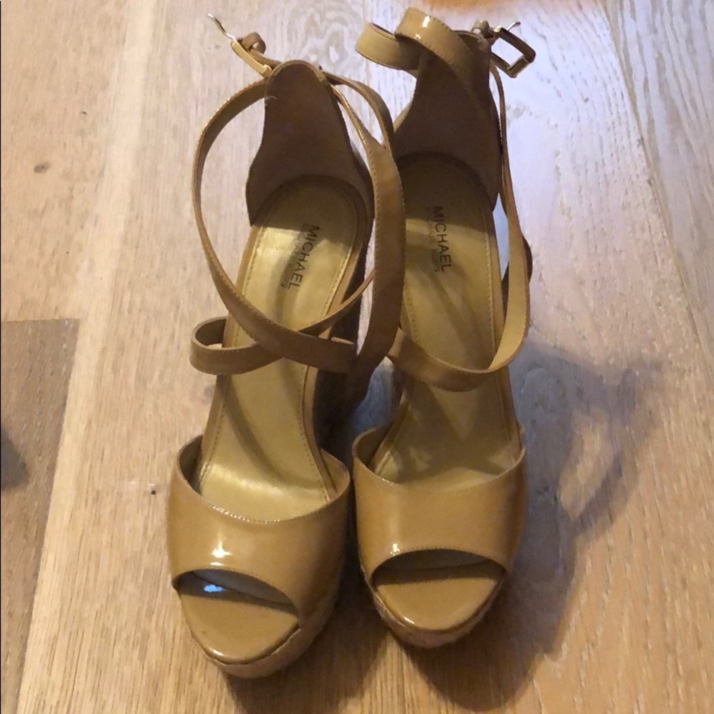Cream wedges